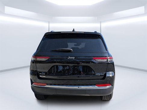 Used 2023 Jeep Grand Cherokee Limited w/ Trailer Tow Prep Group (B) image 4