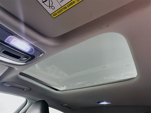 Used 2024 Hyundai Kona Limited image 21