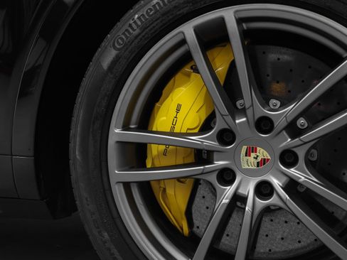 Certified 2023 Porsche Cayenne Turbo S AWD/4WD image 17