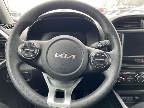 Used 2025 Kia Soul LX w/ LX Technology Package image 25