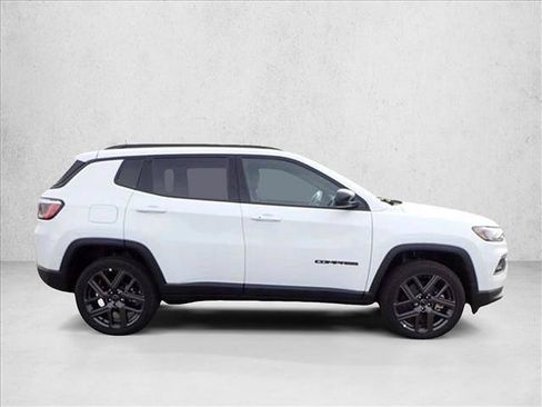 New 2026 Jeep Compass Latitude AWD/4WD image 5