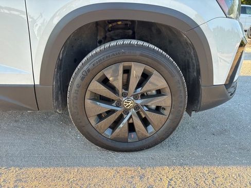 Used 2022 Volkswagen Taos S image 19