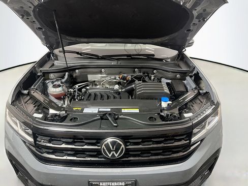 Used 2023 Volkswagen Atlas Cross Sport SEL R-Line AWD/4WD image 32