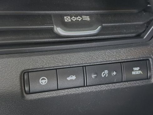 Used 2024 Nissan Altima 2.0 SR FWD image 12