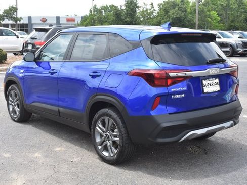 Used 2023 Kia Seltos LX AWD/4WD image 8