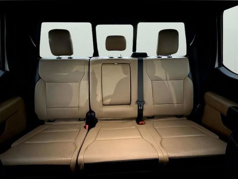 Used 2024 Ford F350 Lariat w/ Lariat Ultimate Package AWD/4WD image 28