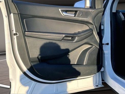 Used 2023 Ford Edge SEL image 21