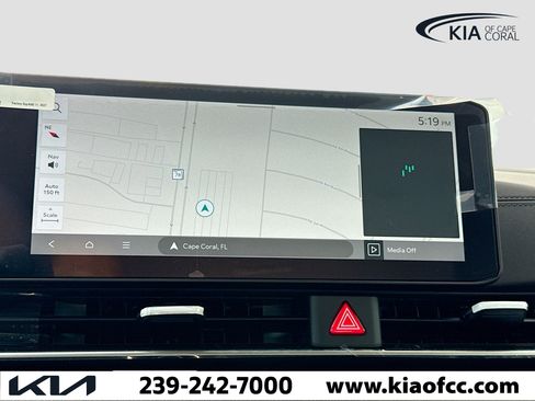 New 2026 Kia Carnival EX FWD image 32