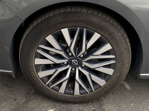 Used 2025 Nissan Altima 2.5 SV image 31