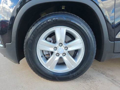 Used 2019 Chevrolet Trax LT FWD image 7
