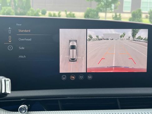 Certified 2025 Cadillac Optiq Sport 2 w/ LPO, Floor Liner Package AWD/4WD image 34