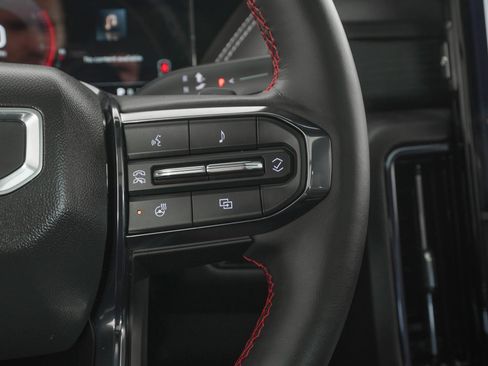 Used 2025 GMC Yukon XL AT4 Ultimate image 25