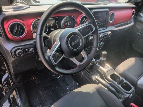 Used 2022 Jeep Wrangler Unlimited Rubicon w/ Dual Top Group AWD/4WD image 15