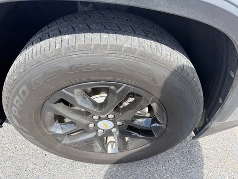 Used 2023 Chevrolet Traverse LS FWD image 6