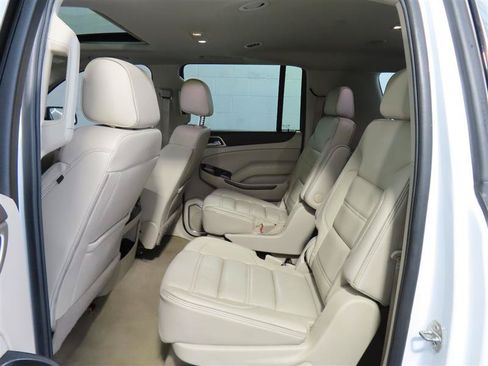 Used 2020 GMC Yukon XL Denali RWD image 36