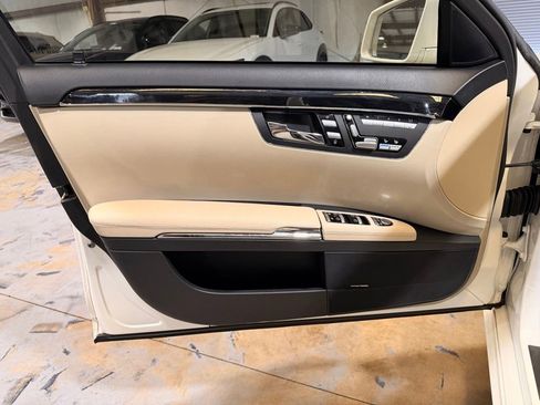 Used 2013 Mercedes-Benz S 550 image 25