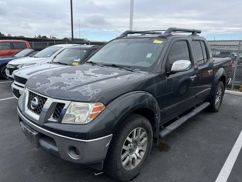 Used 2010 Nissan Frontier LE w/ LE Value Truck Pkg AWD/4WD image 2