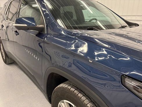Used 2022 Chevrolet Traverse LT FWD image 37