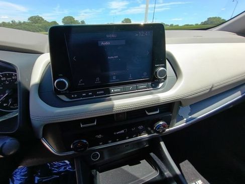 Used 2023 Nissan Rogue SV AWD/4WD image 44
