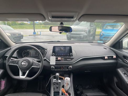 Used 2019 Nissan Altima 2.5 S FWD image 5
