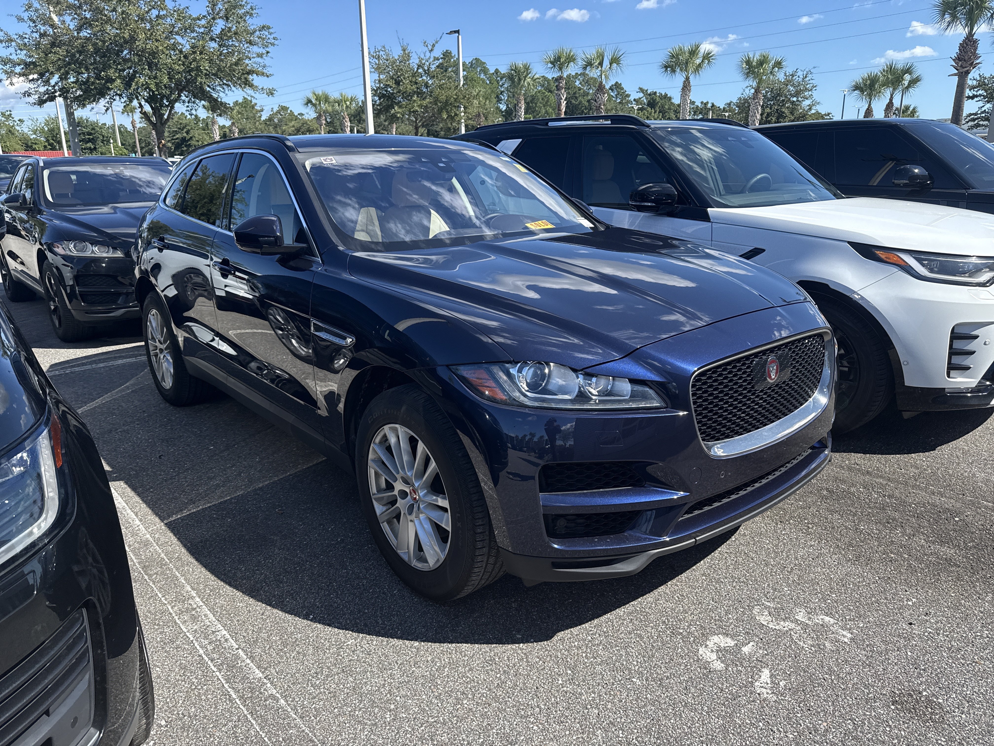 Used 2019 Jaguar F-PACE Prestige AWD/4WD image 2