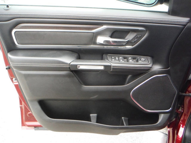 Used 2025 RAM 1500 Laramie AWD/4WD image 19