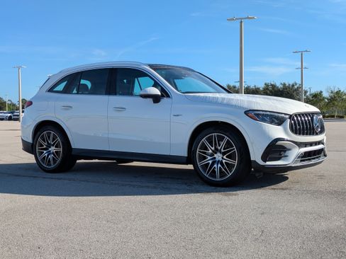 Used 2024 Mercedes-Benz GLC 43 AMG 4MATIC image 2