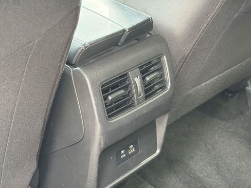 Used 2023 Nissan Rogue SV image 28