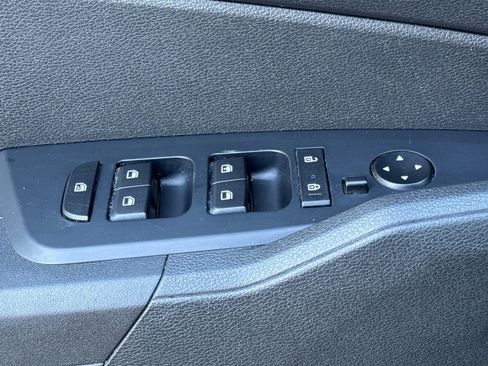 Used 2023 Kia Sportage LX image 12