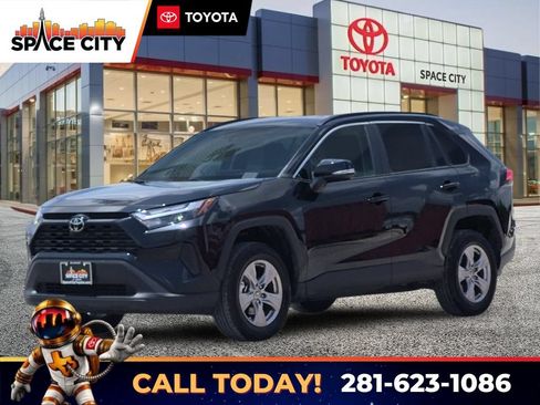 Certified 2025 Toyota RAV4 XLE AWD/4WD image 1