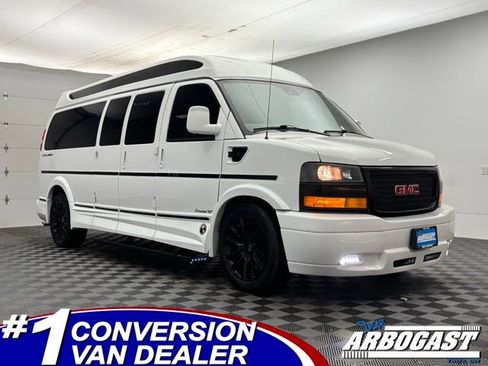 Used 2019 GMC Savana 2500 Extended w/ Enhanced Convenience Package image 1