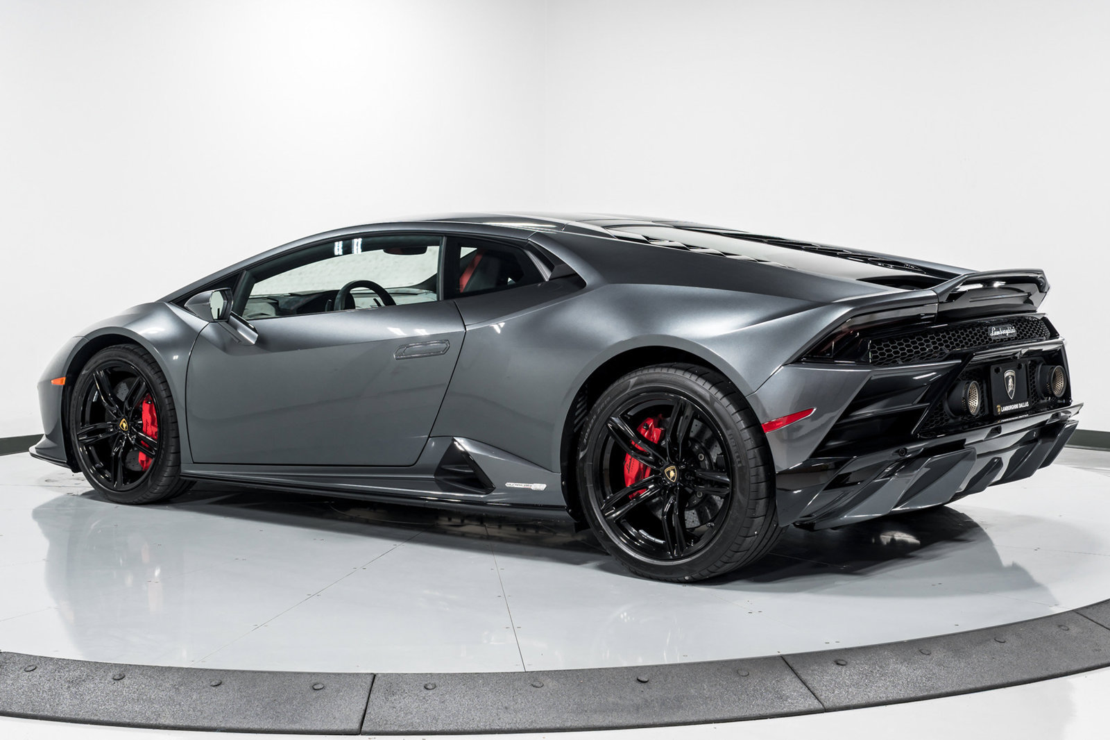 Used 2021 Lamborghini Huracan EVO RWD image 5