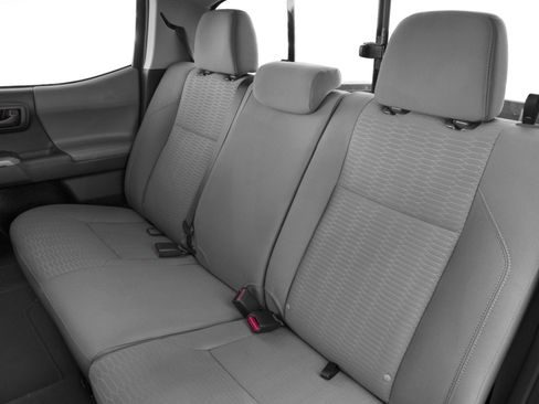 Used 2016 Toyota Tacoma SR5 w/ Towing Package RWD image 8
