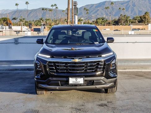 Used 2025 Chevrolet Equinox LT image 3