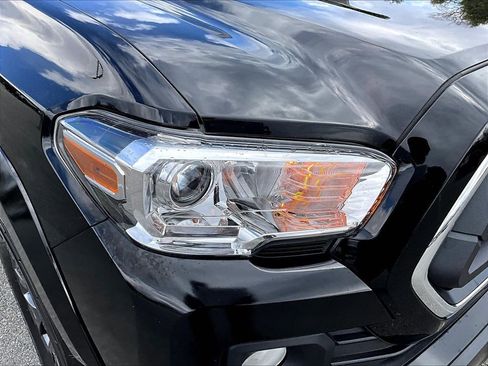 Used 2023 Toyota Tacoma SR5 AWD/4WD image 33
