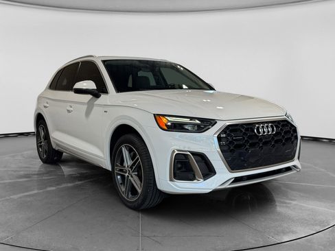 Used 2021 Audi Q5 e Premium Plus w/ Premium Plus Package AWD/4WD image 4