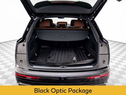Used 2022 Audi Q5 e Prestige w/ Prestige Package image 30