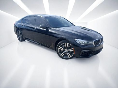 Used 2019 BMW 740i w/ Executive Package RWD image 1