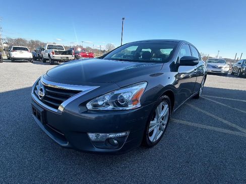 Used 2013 Nissan Altima 3.5 SV image 13