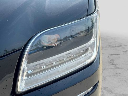 Used 2019 Lincoln Navigator Reserve AWD/4WD image 10