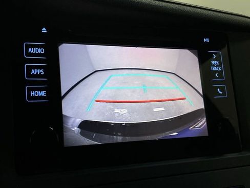 Used 2015 Toyota Sienna XLE image 14