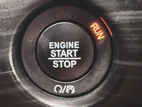 Used 2020 Jeep Grand Cherokee Altitude RWD image 7