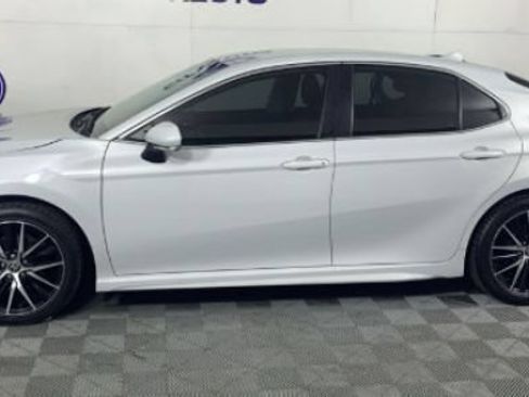 Used 2023 Toyota Camry SE FWD image 9