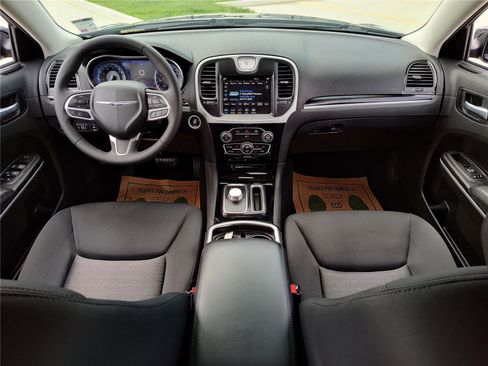 Used 2023 Chrysler 300 Touring w/ Sport Appearance Package image 18