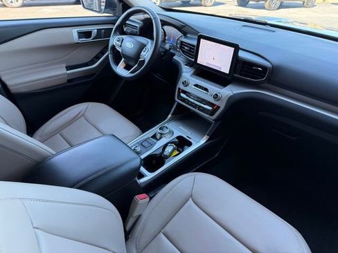 Used 2023 Ford Explorer XLT w/ Equipment Group 202A image 24