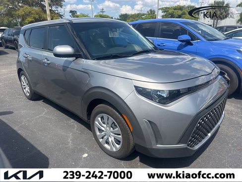 Used 2024 Kia Soul LX image 1