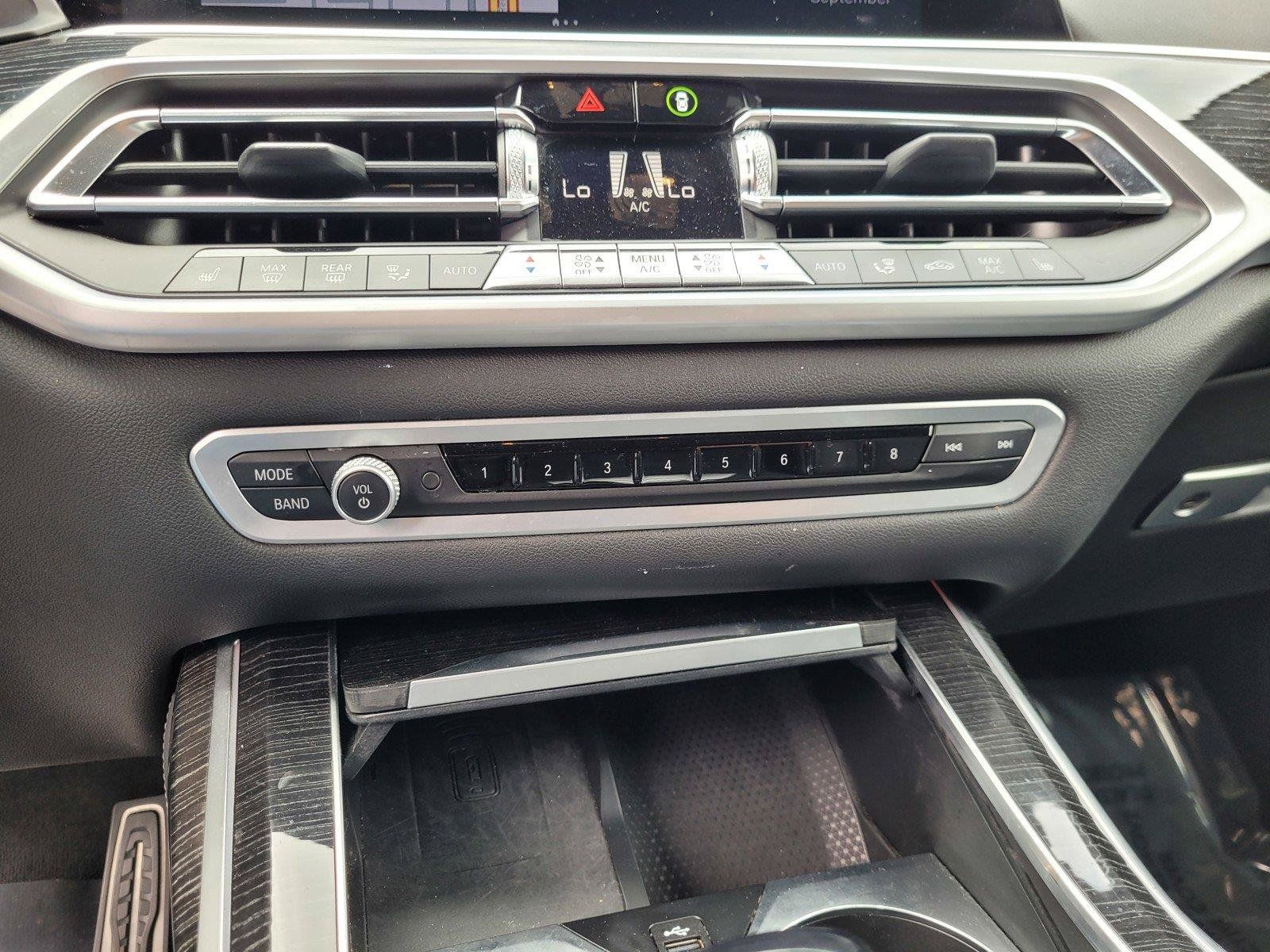 Used 2022 BMW X7 xDrive40i w/ M Sport Package AWD/4WD image 28