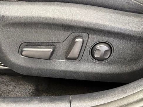 Used 2021 Kia Niro EX w/ Cold Weather Package FWD image 12