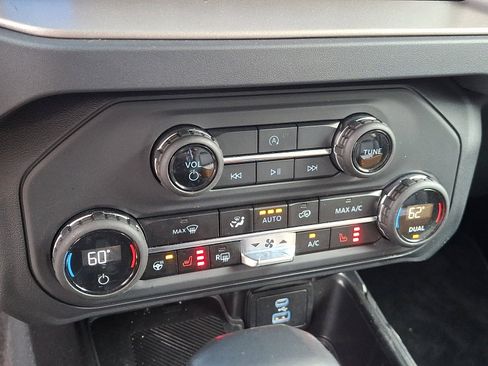 Certified 2025 Ford Bronco Outer Banks AWD/4WD image 16