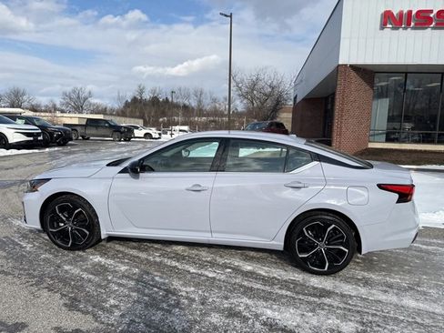 Used 2025 Nissan Altima 2.5 SR image 36